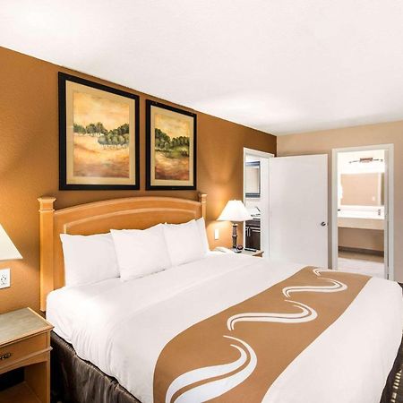 Quality Inn & Suites Plano East - Richardson Bagian luar foto