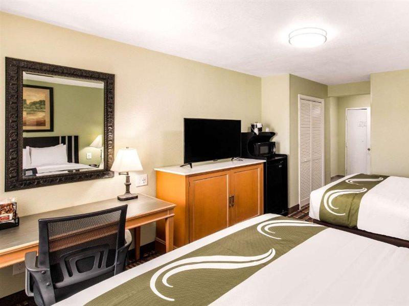 Quality Inn & Suites Plano East - Richardson Bagian luar foto