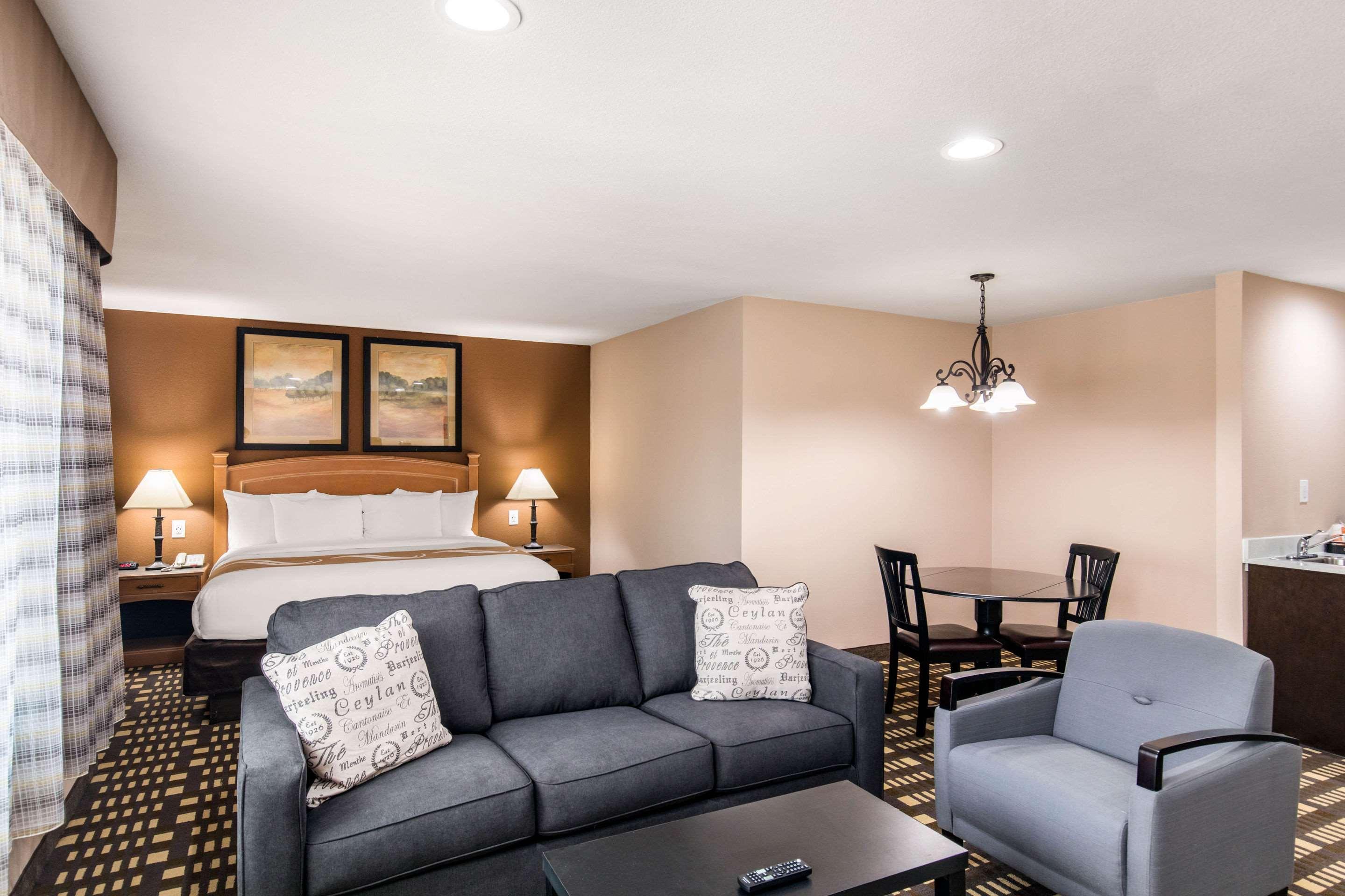 Quality Inn & Suites Plano East - Richardson Bagian luar foto