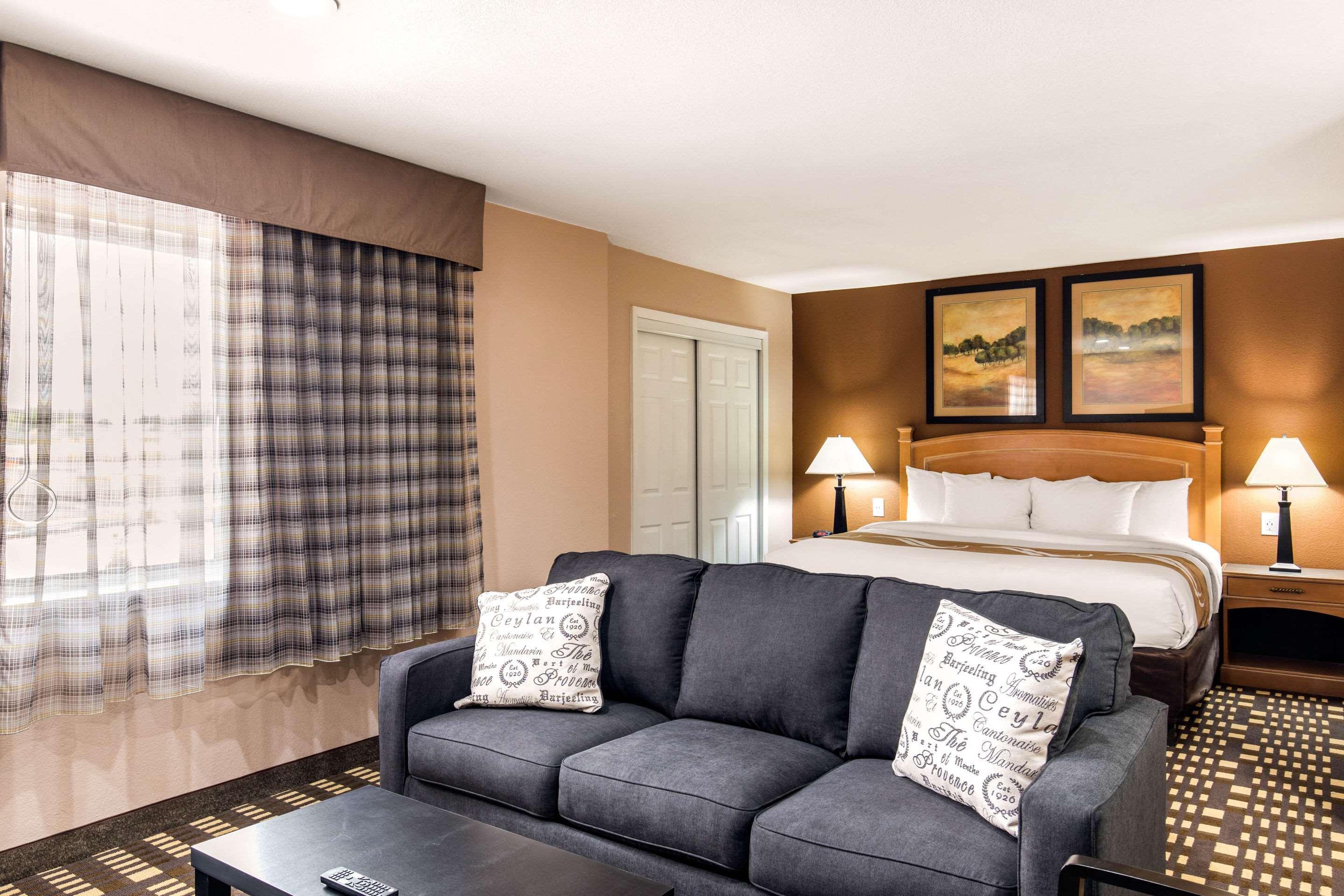 Quality Inn & Suites Plano East - Richardson Bagian luar foto
