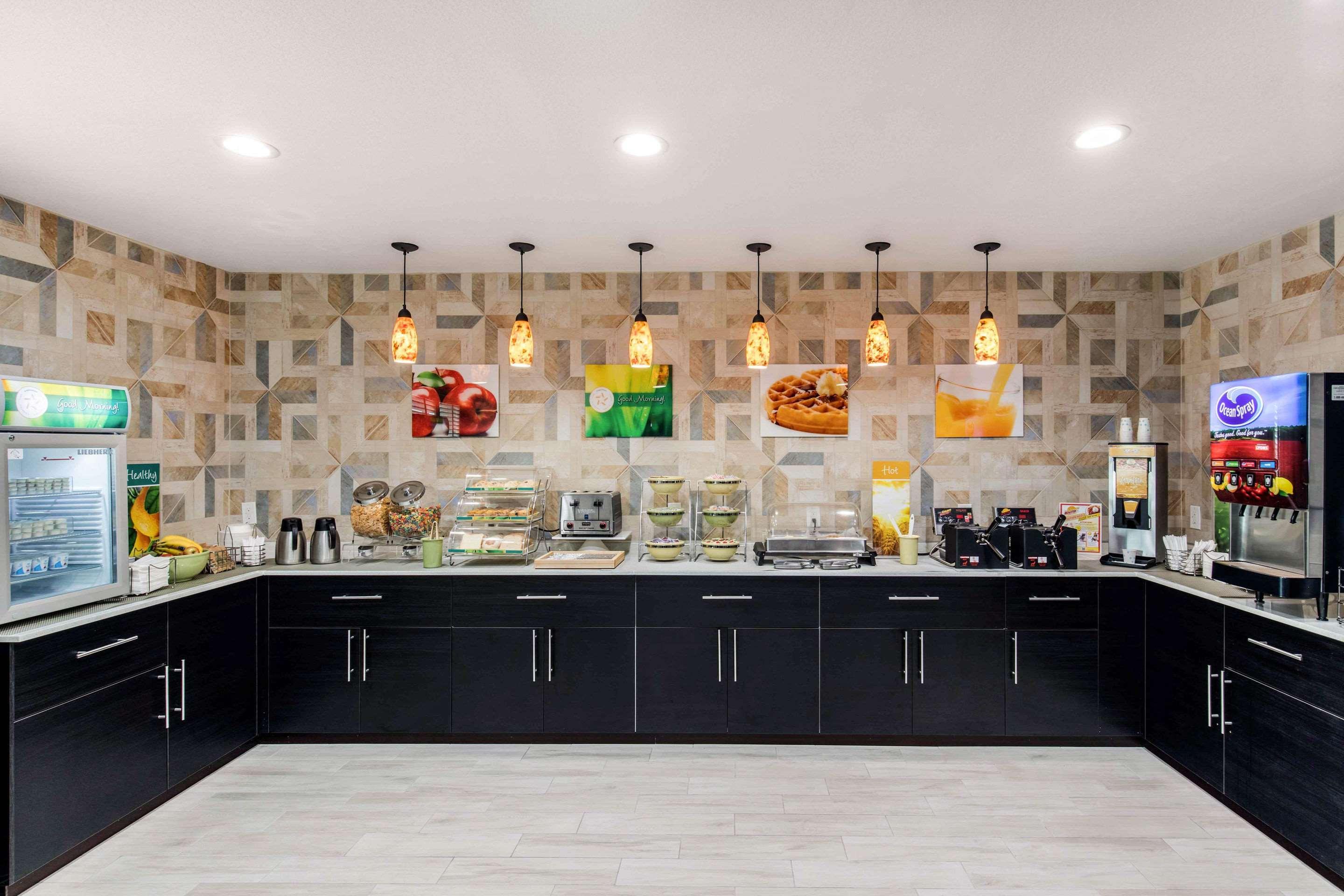 Quality Inn & Suites Plano East - Richardson Bagian luar foto