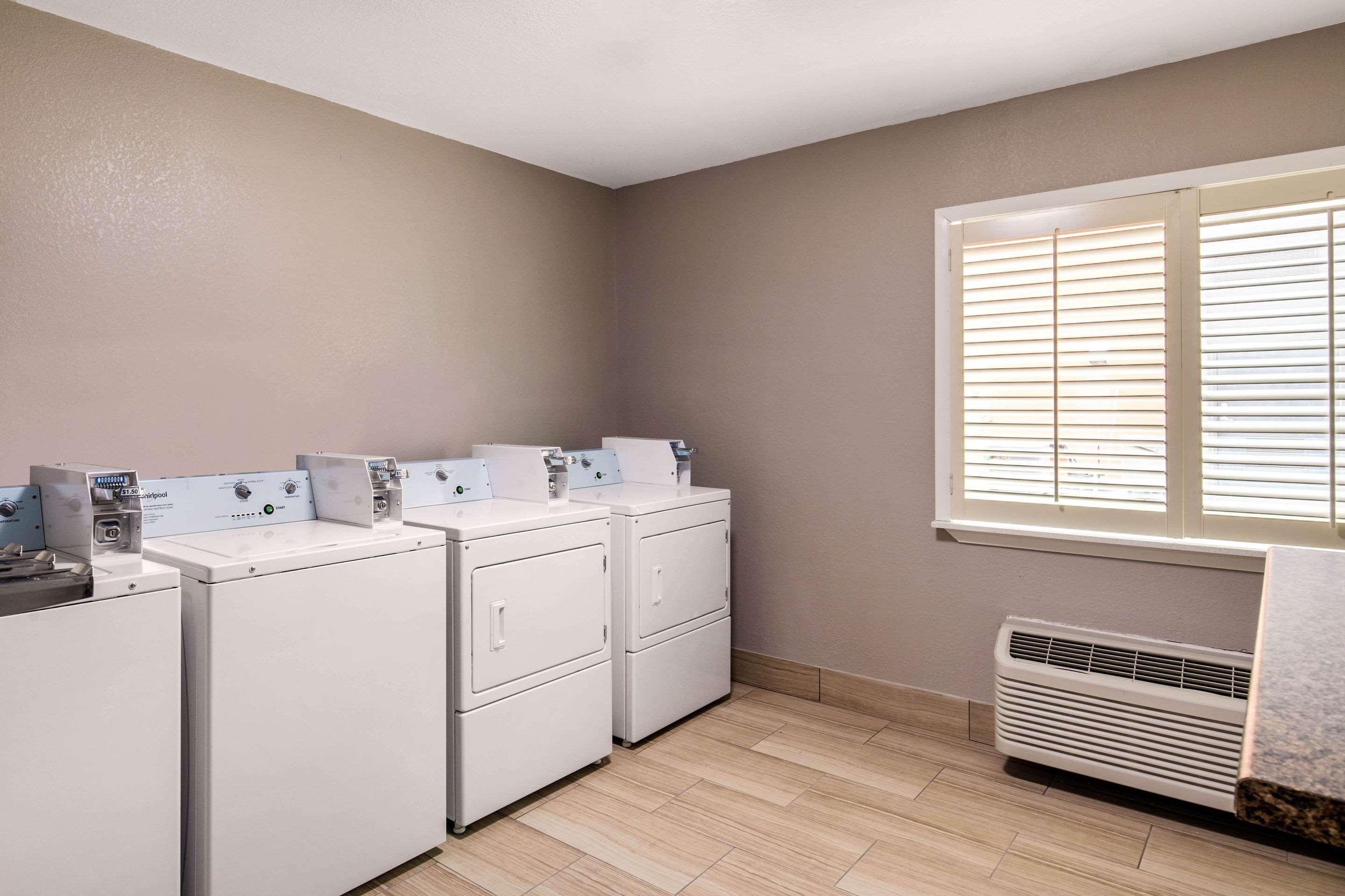 Quality Inn & Suites Plano East - Richardson Bagian luar foto