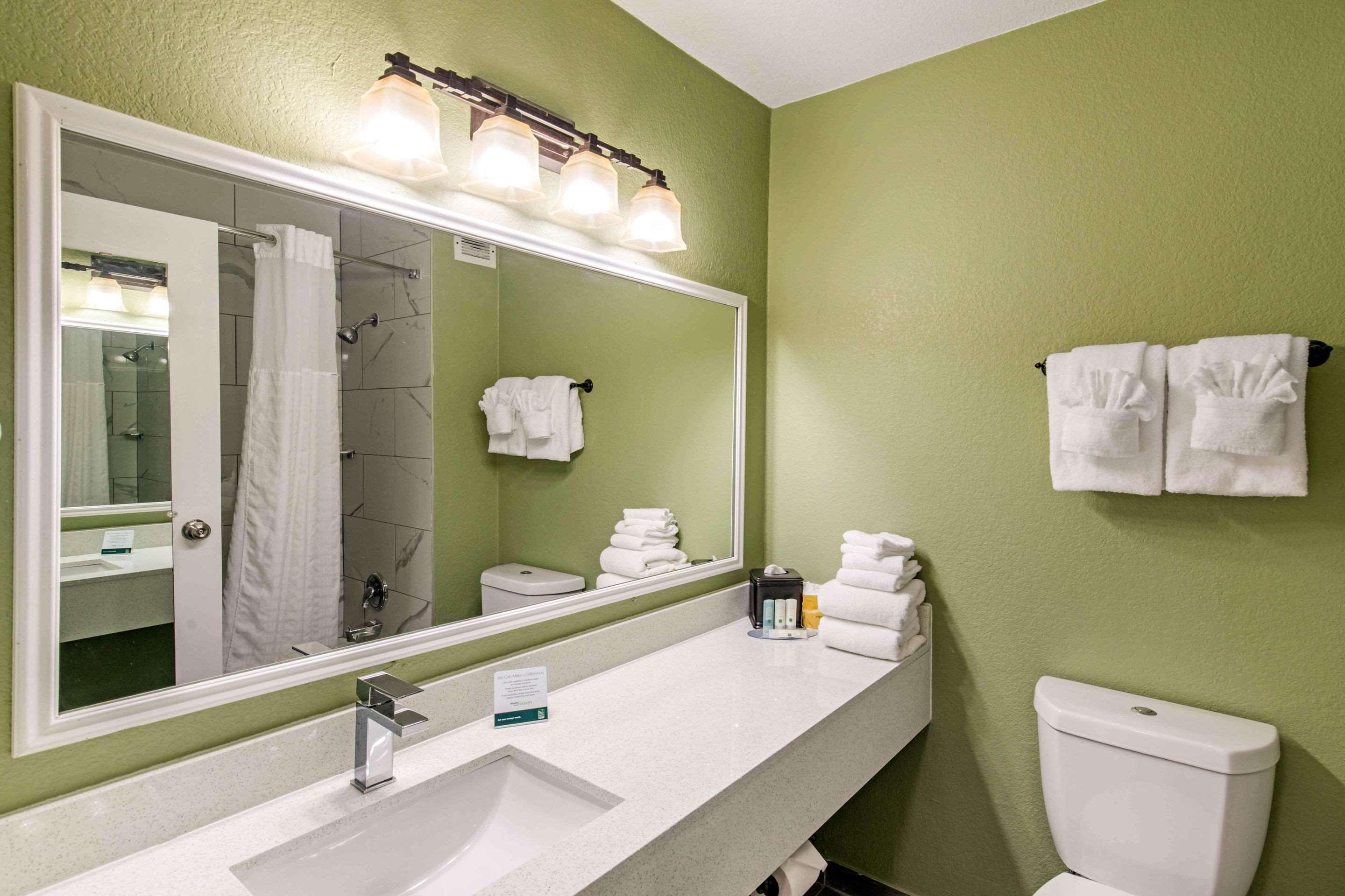 Quality Inn & Suites Plano East - Richardson Bagian luar foto