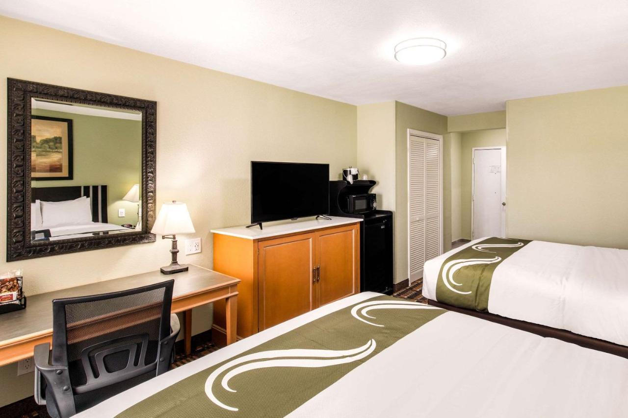 Quality Inn & Suites Plano East - Richardson Bagian luar foto