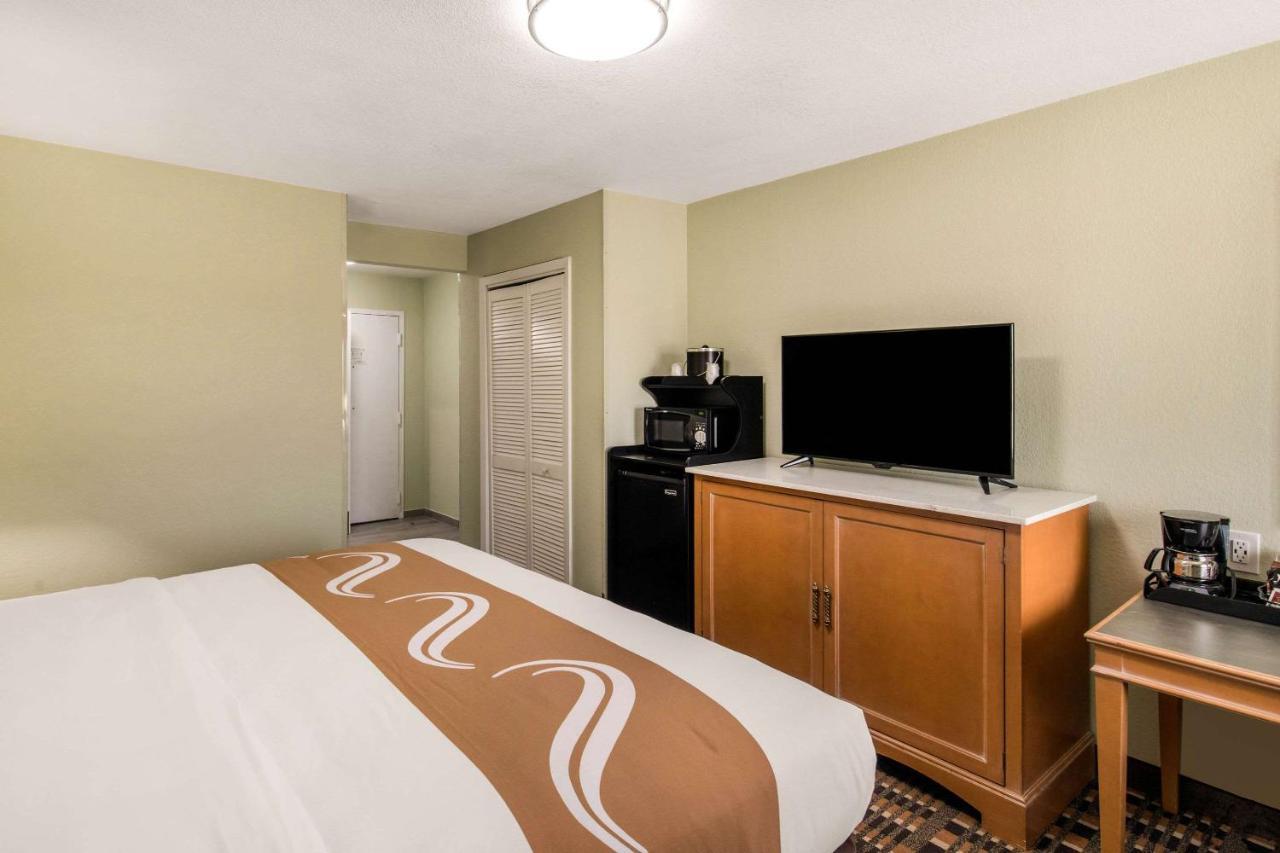 Quality Inn & Suites Plano East - Richardson Bagian luar foto